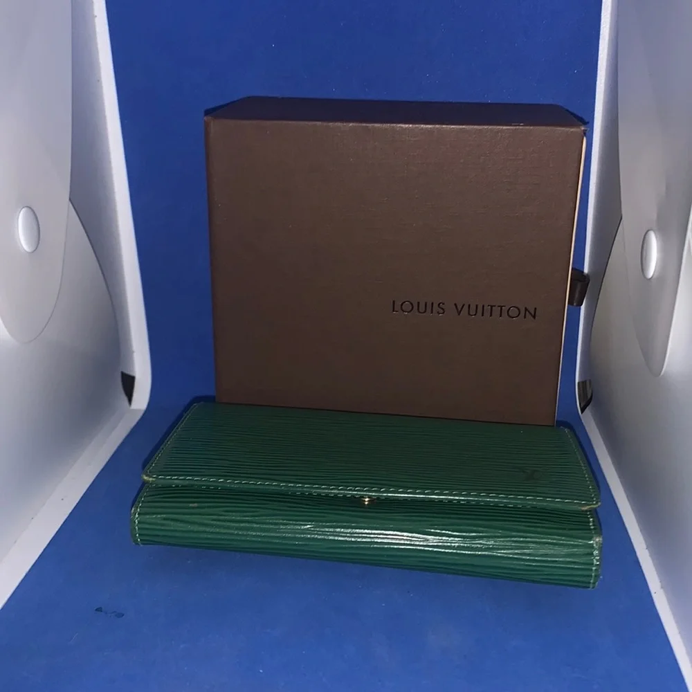 Louis Vuitton Epi vintage Tresor wallet - Picture 2 of 12